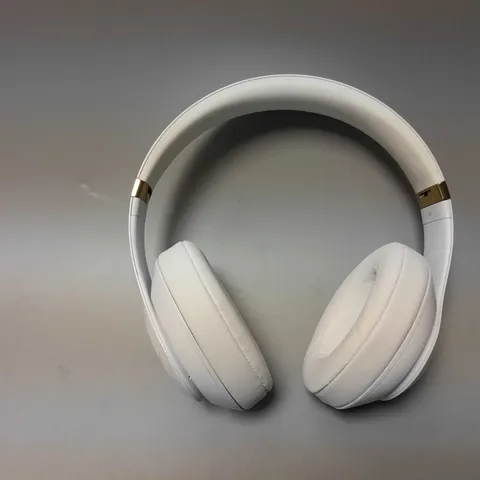 BEATS STUDIO3 HEADPHONES