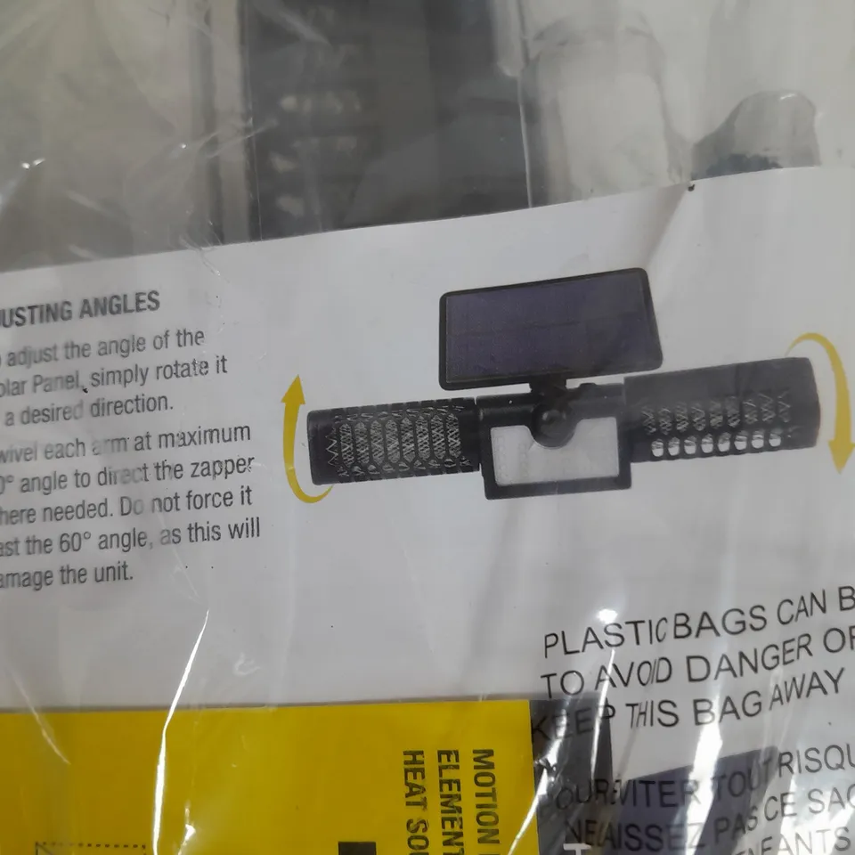 BOXED OUTLET BELL & HOWELL SOLAR ZAPPER