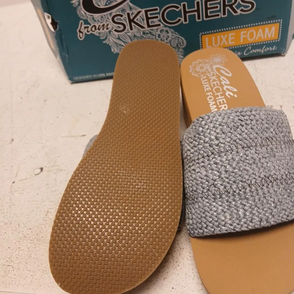 SKECHERS CALI LUXE FOAM SANDALS – BLUE, WOMEN'S UK 5 (US 8)