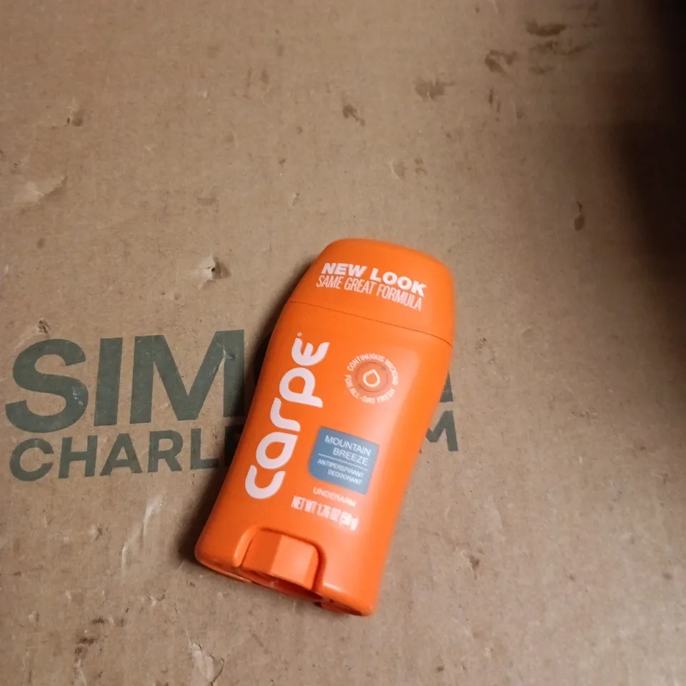 APPROXIMATELY 20 ASSORTED COSMETIC ITEMS INCLUDING HOEGOA NOURISHES HAIR FOLLICLES , PRIMA FINGERTIPS AND CARPE DEODORANT 