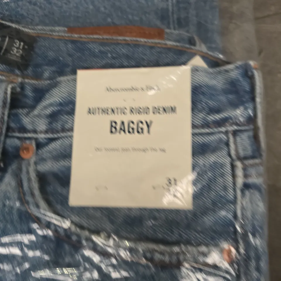 ABERCROMBIE & FITCH AUTHENTIC RAW DENIM BAGGY JEANS – 31W X 32L