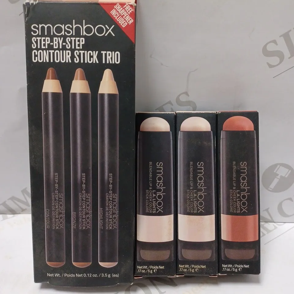 LOT OF 4 ASSORTED SMASHBOX PRODUCTS TO INCLUDE CONTOUR STICK TRIO, LIP AND CHEEK COLOUR MULHOLLAND MAUVE, LIP AND CHEEK COLOUR HOLLYWOOD HIGHLIGHT