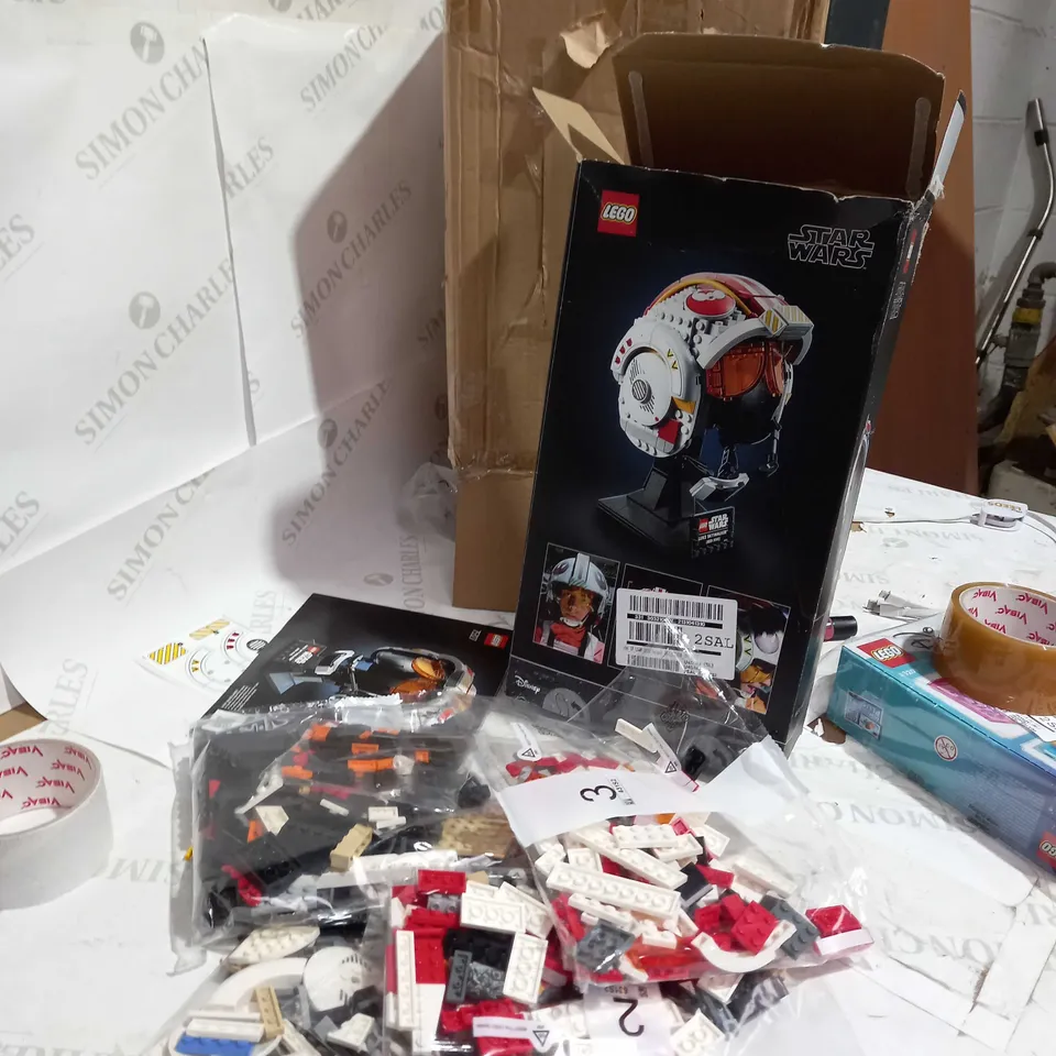 LEGO STAR WARS LUKE SKYWALKER RED 5 HELMET SET 75327 RRP £54.99