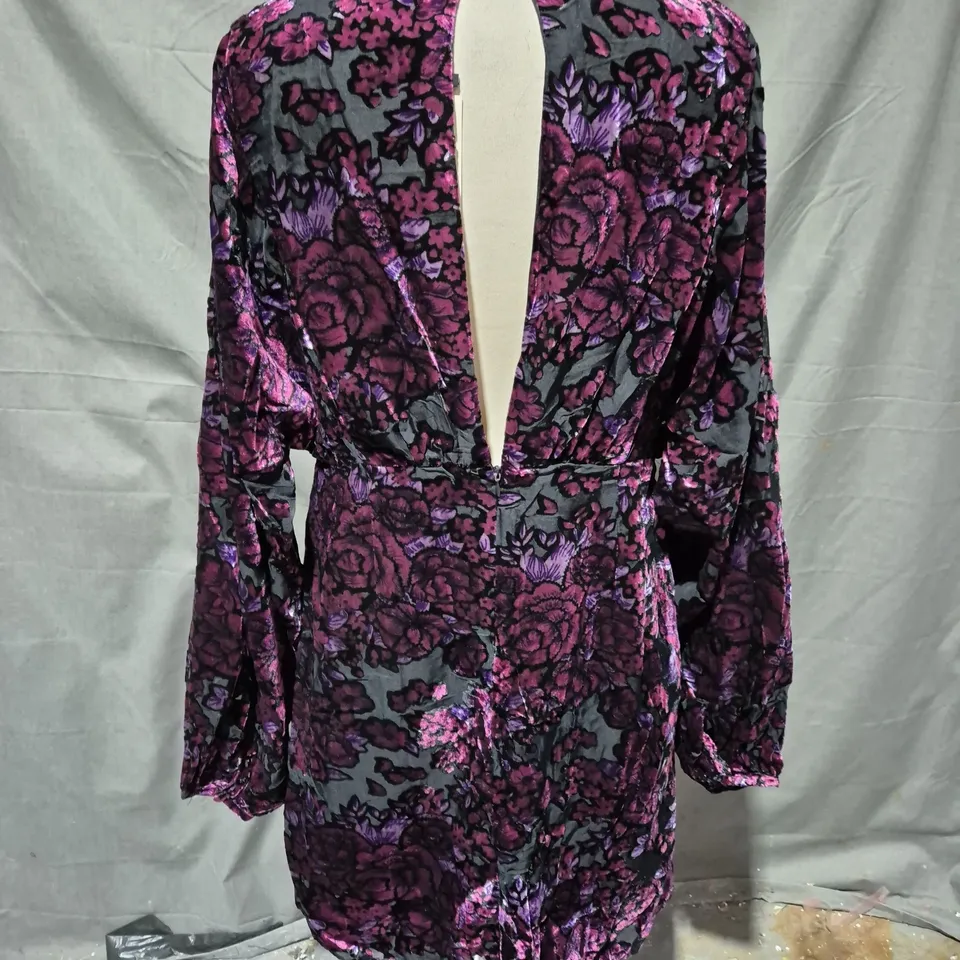 OASIS DEVORE LONG SLEEVE OPEN BACK MINI DRESS IN BLACK/PURPLE FLORAL SIZE 12