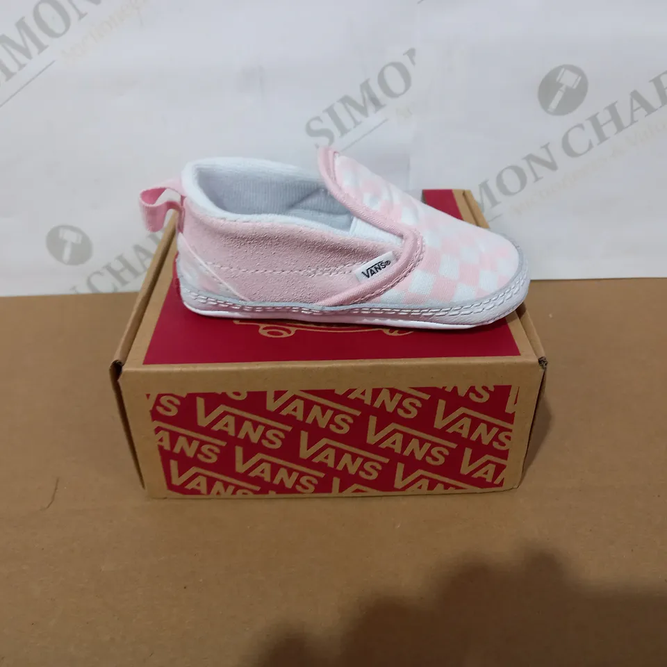 BOXED PAIR OF VANS BOOTIES SIZE 3.5