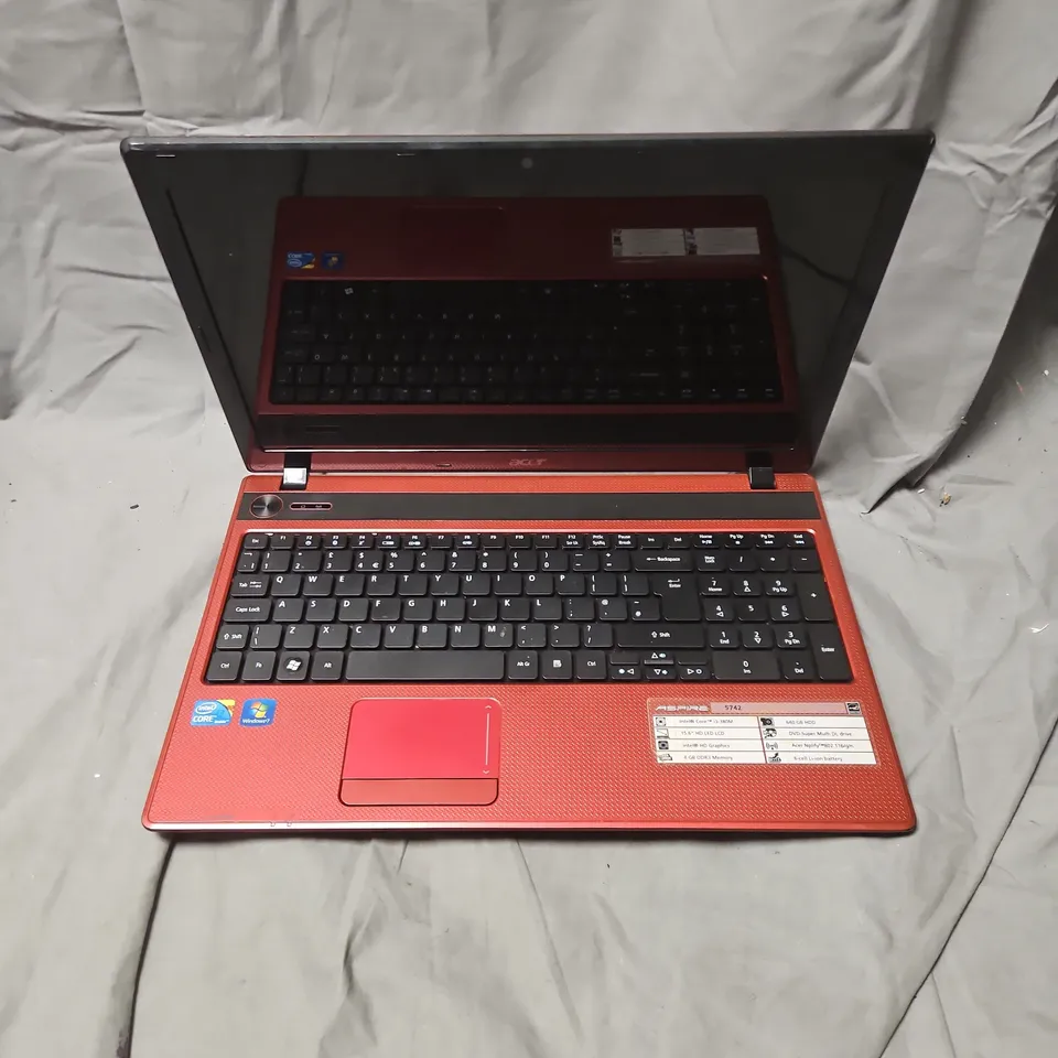 ACER ASPIRE 5742 LAPTOP – INTEL CORE I3, 4GB RAM, 640GB HDD, DVD-SUPER MULTI, RED