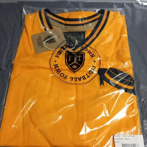 BRAND NEW BOXED FOOTBALL TOWN THE HATTER MEN SIZE L