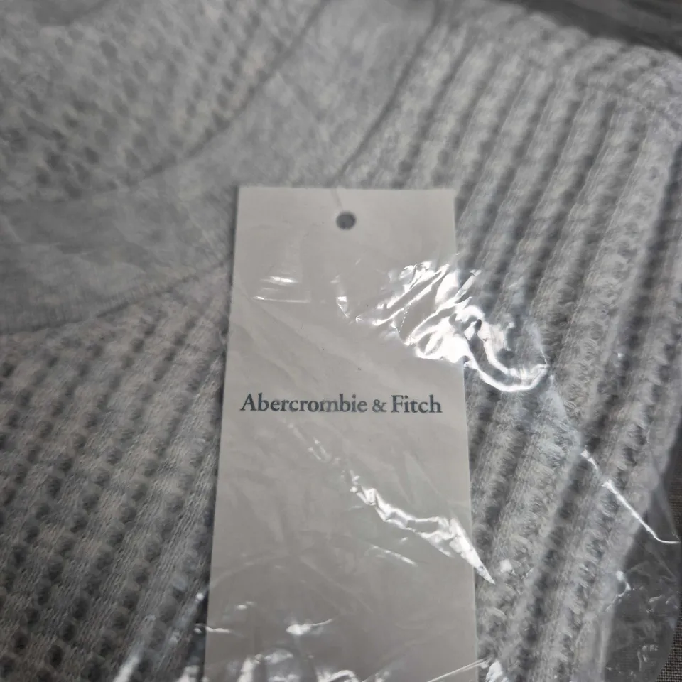ABERCROMBIE & FITCH GREY RIBBED KNIT JUMPER – LARGE