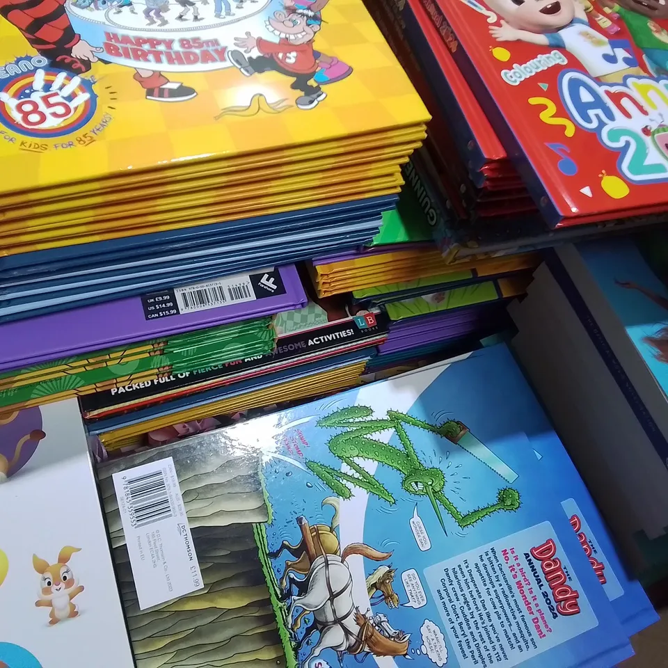 LARGE QUANTITY OF ASSORTED BOOKS AND ANNUALS TO INCLUDE COCOMELON,  MINECRAFT, BEANO AND STRANGER THINGS