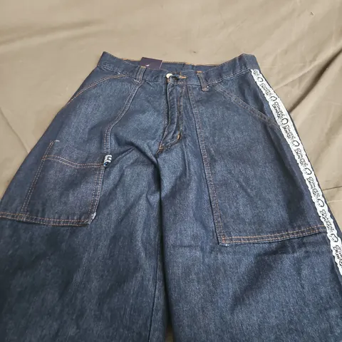 CRIMINAL DAMAGE DENIM 1/4 LENGTH JEANS β SIZE 26 β DARK BLUE