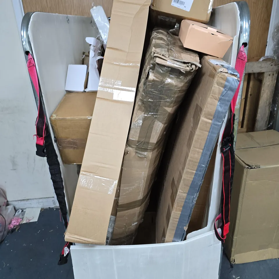 CAGE OF APPROXIMATELY 10 ASSORTED ITEMS INCLUDING WINTER LIGHTS AND BUILDCRAFT DRILL                                                                             