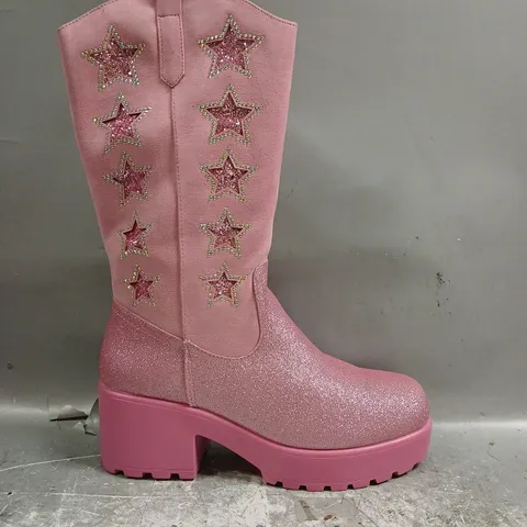 BOXED PAIR OF KOI PASTEL SUPERNOVA CHUNKY WESTERN BOOTS IN PINK SIZE UK 11