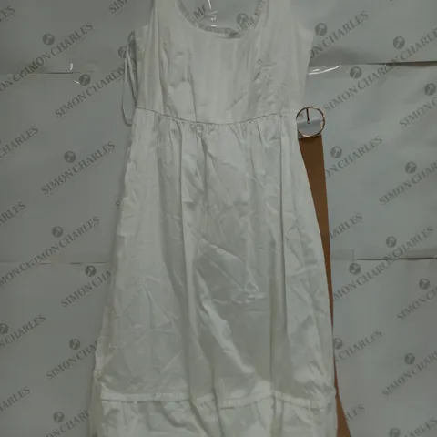PHASE EIGHT TANYA BELTED DRESS IN WHITE - UK 12