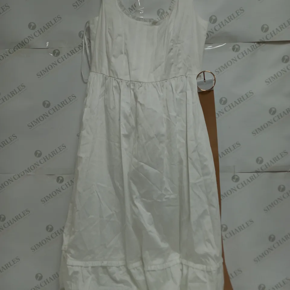 PHASE EIGHT TANYA BELTED DRESS IN WHITE - UK 12