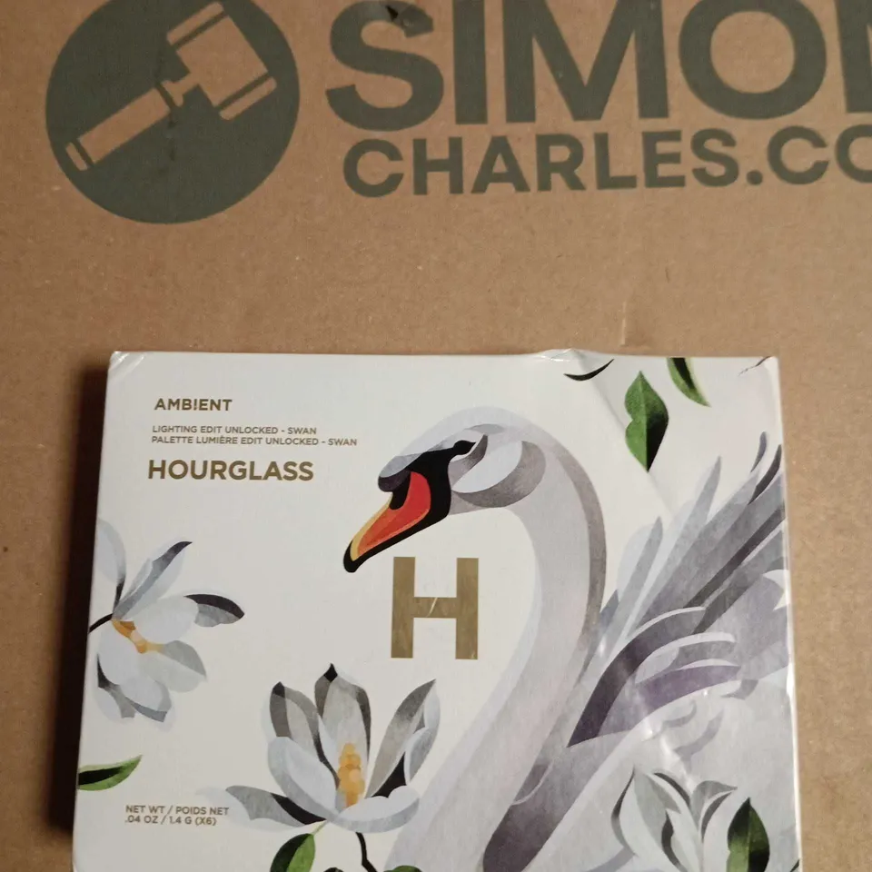 HOURGLASS AMBIENT LIGHTING EDIT UNLOCKED SWAN PALETTE (SIX-PAN)