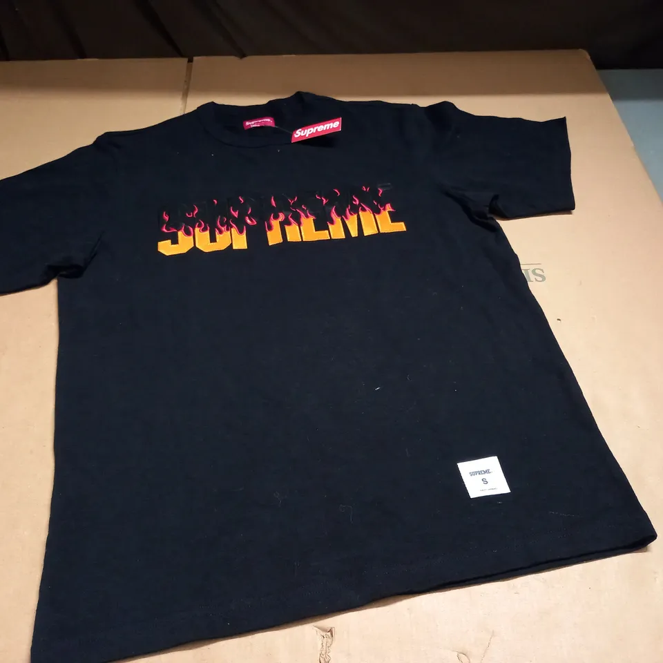 SUPREME FLAME T-SHIRT IN BLACK - S