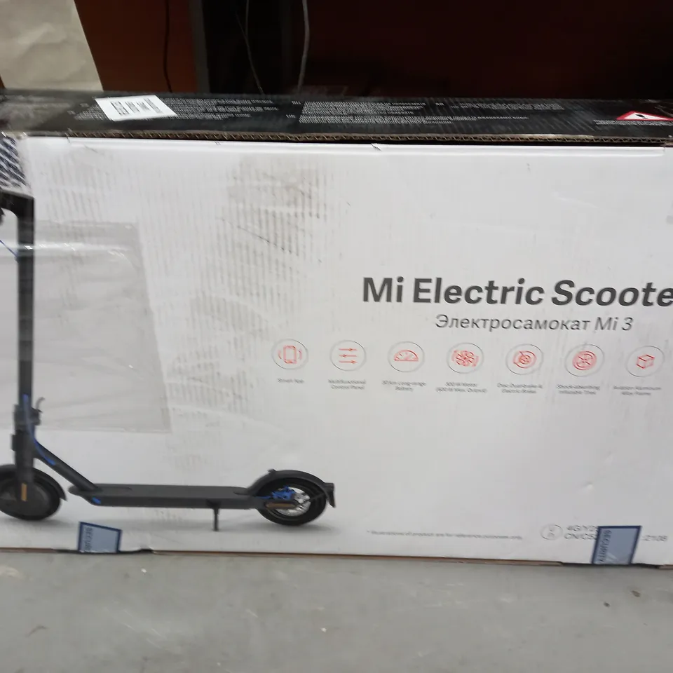 MI ELECTRIC SCOOTER 3 (COLLECTION ONLY)
