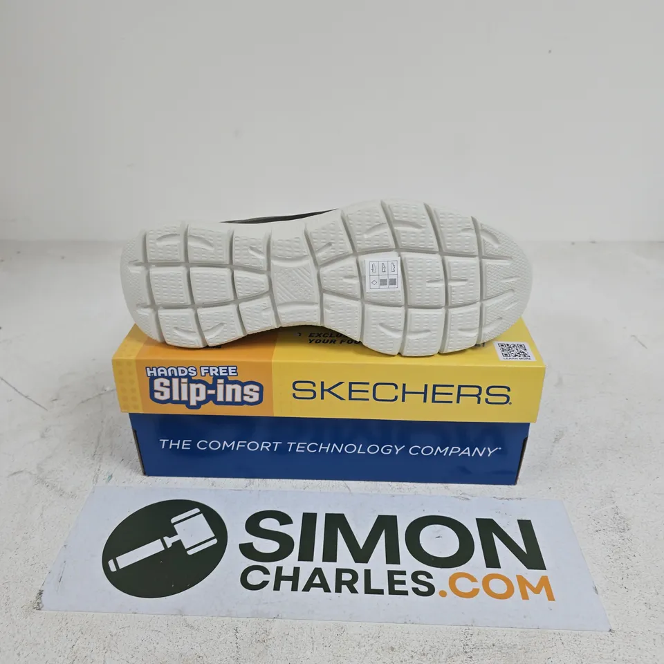 BOXED PAIR OF SKECHERS SUMMITS HIGH RANGE TRAINERS IN OLIVE -- 9.5