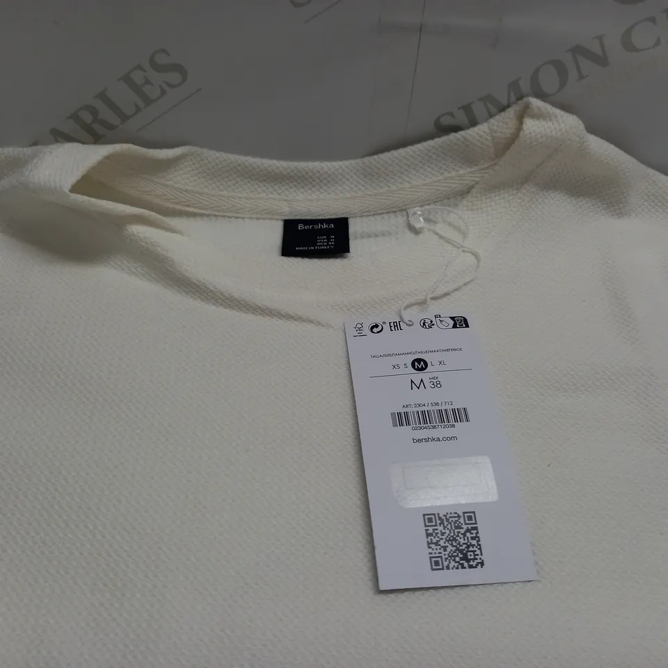 BERSHKA WHITE TEXTURED CREW T-SHIRT - M
