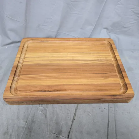 Wooden cutting board with juice groove – striped hardwood