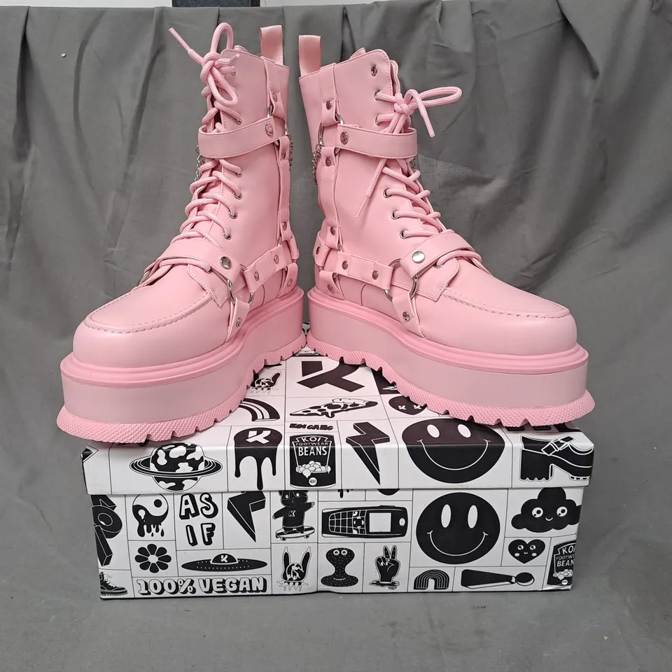 BOXED PAIR OF KOI VEGAN YAMI PASTEL PINK PLATFORM BOOTS UK SIZE 9