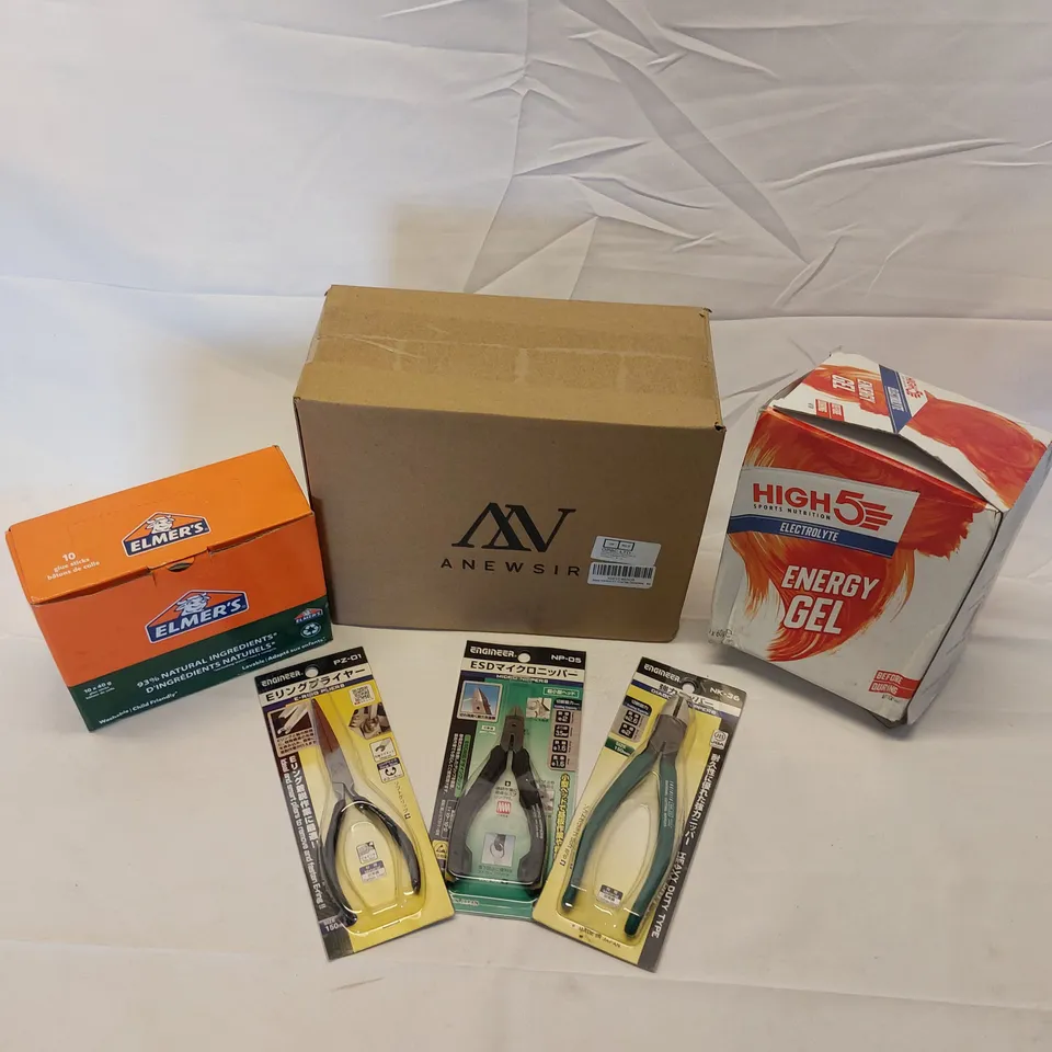 APPROXIMATELY 6 ASSORTED BRAND NEW BOXED PRODUCTS TO INCLUDE;