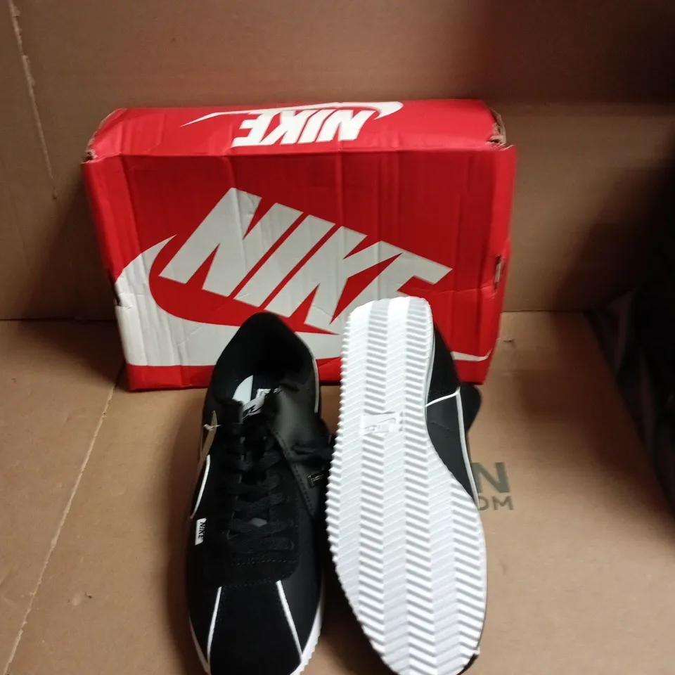 NIKE CORTEZ BLACK TRAINERS - SIZE UK 7.5 