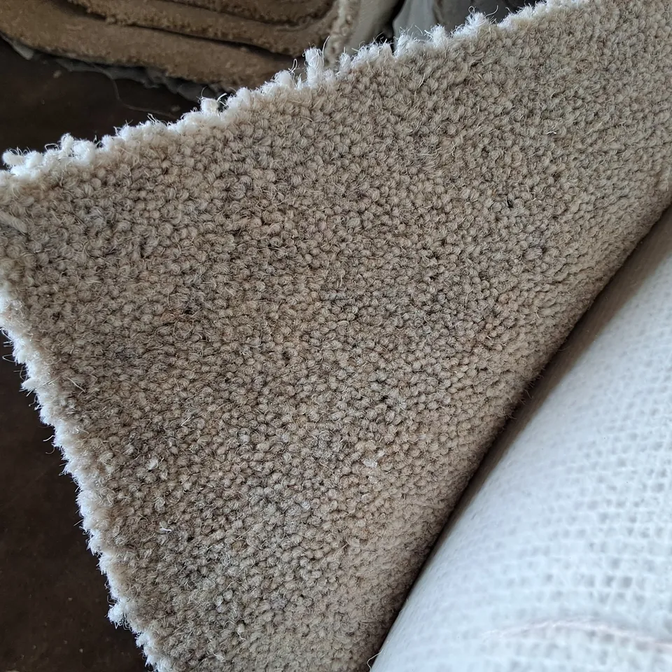 QUALITY ROLLED TUDOR TWIST CLASSIC PUMICE CARPET IN PUMICE - 4.1 X 5M