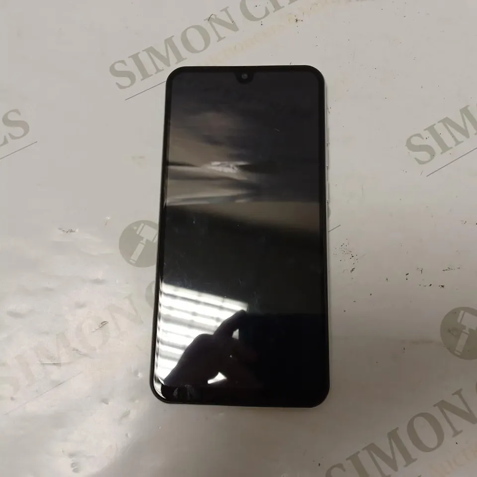 UNBRANDED ANDROID SMARTPHONE - MODEL UNSPECIFIED
