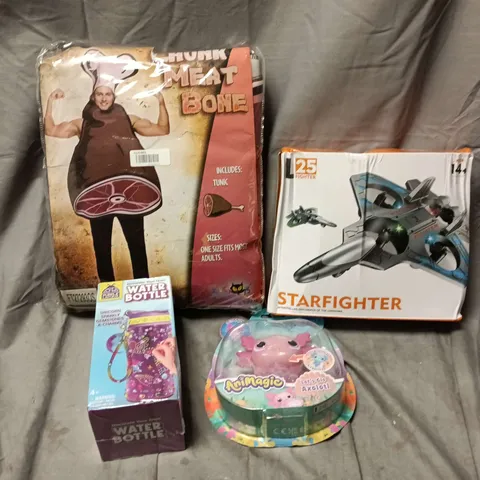 APPROXIMATELY 15 ASSORTED TOYS, GAMES, GIFTS AND NOVELTIES TO INCLUDE CHUNK MEAT BONE COSTUME, STARFIGHTER TOY, ANIMAGIC LETS GLO AXOLOTL, ETC - COLLECTION ONLY
