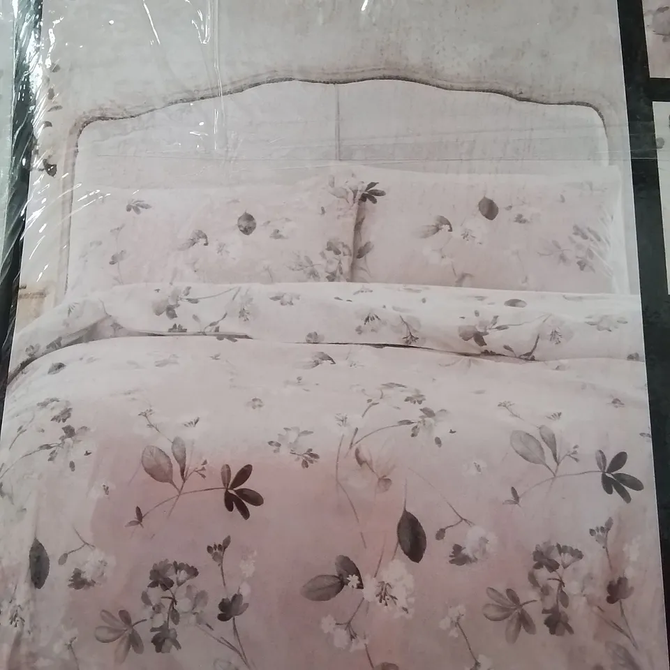 BRAND NEW DREAMY NIGHTS FLOWER POWER DOUBLE DUVET COVER SET 