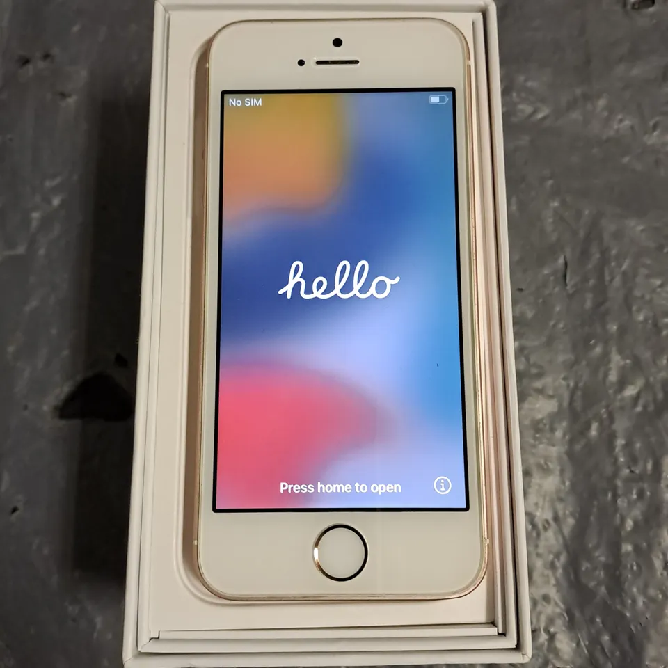 BOXED APPLE IPHONE SE 32GB IN ROSE GOLD