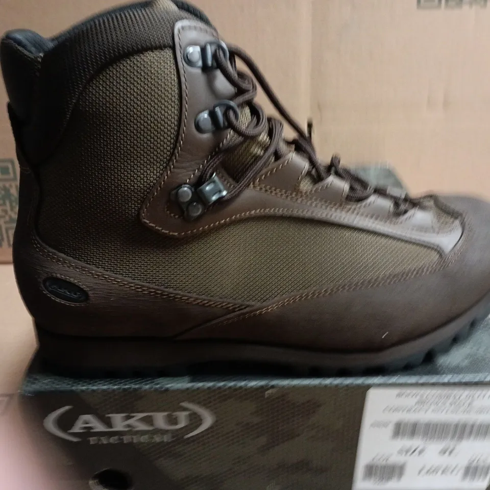 BOXED PAIR OF AKU TACTICAL COMBAT BOOTS – BROWN - UK SIZE 9L