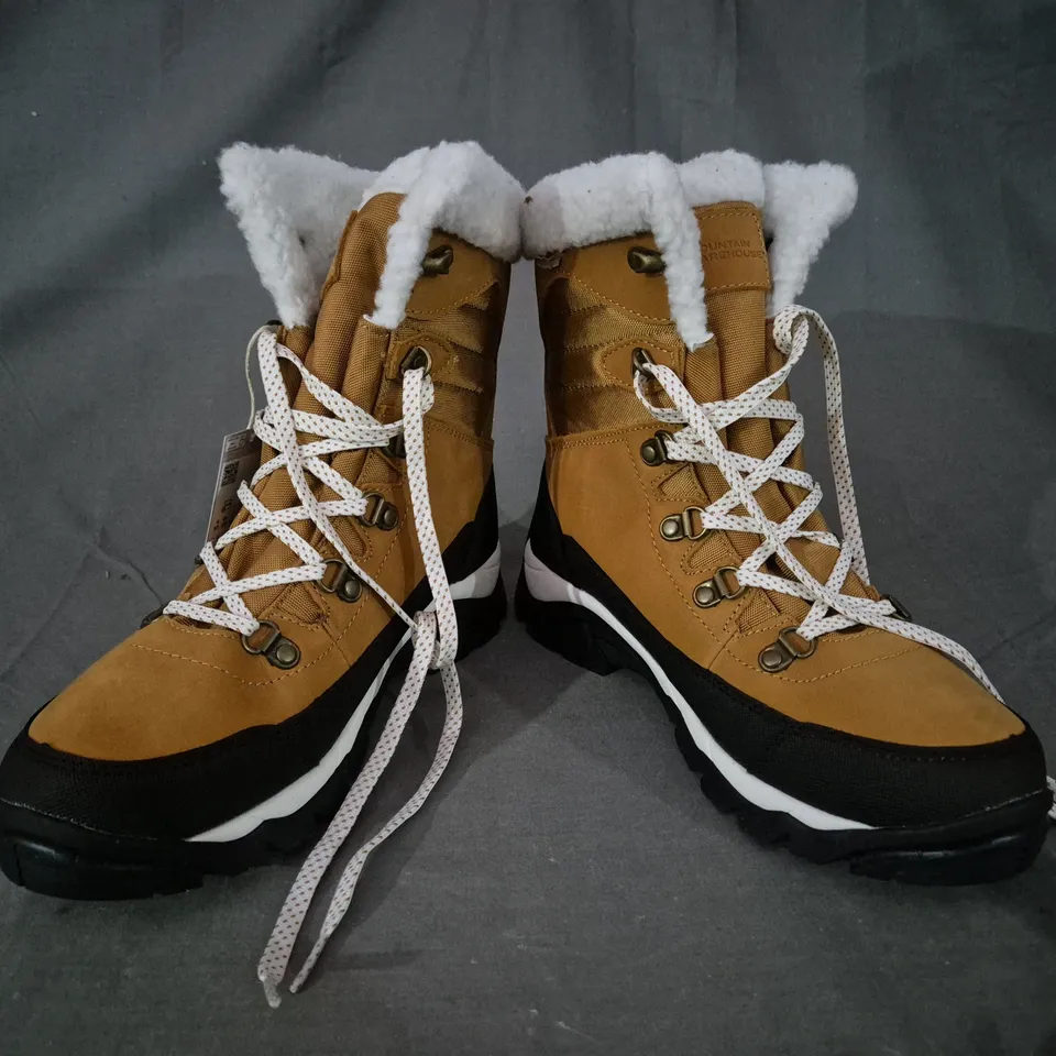 BOXED PAIR OF MOUNTAIN WAREHOUSE WOMEN'S LEATHER WATERPROOF THERMAL SNOWBOOTS IN BROWN UK SIZE 7