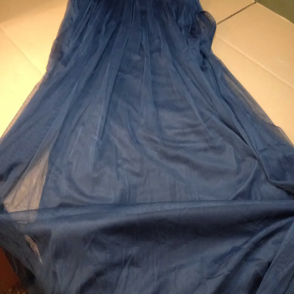 ANAYA NAVY/TULLE PLUNGE FRONT MAXI/BRIDESMAID DRESS - SIZE 16
