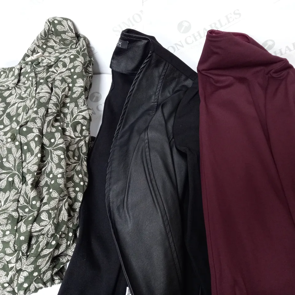 LOT OF APPROX. 10 CLOTHING ITEMS TO INCLUDE TROUSERS JACKET'S AND DRESSES 