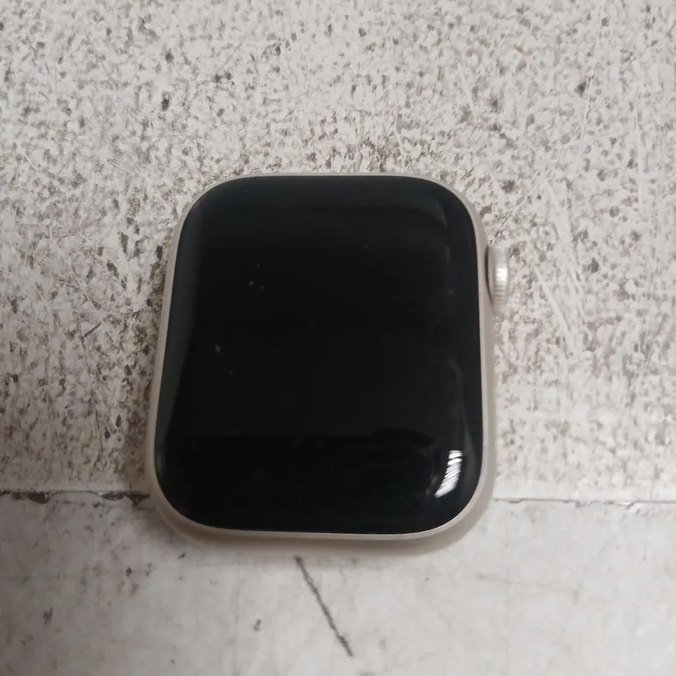 APPLE WATCH SMARTWATCH – SILVER/SPACE GREY CASE WITH BLACK DISPLAY SERIES 8