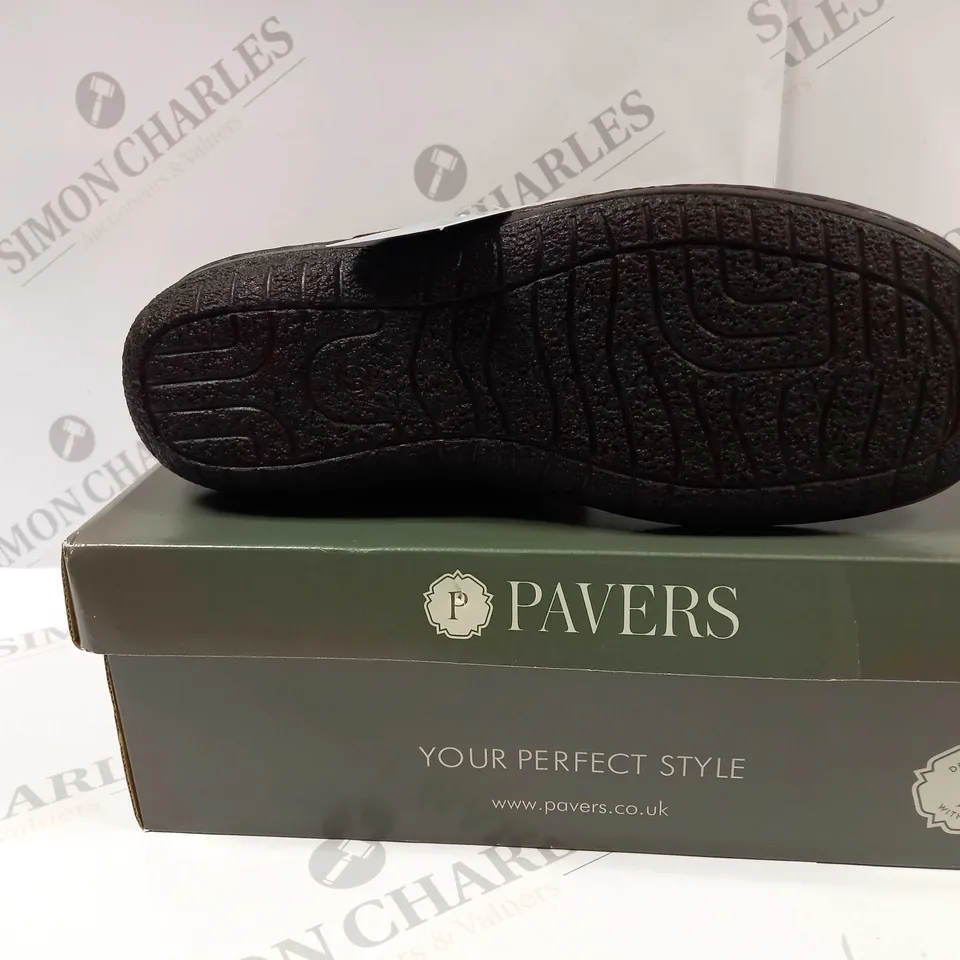 BOXED PAIR OF PAVERS AS37006 MARY JANE SHOES UK SIZE 6