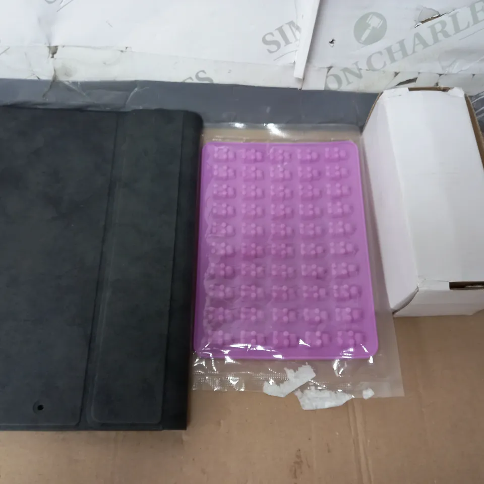 TOTE OF APPROX 10 HOUSEHOLD ITEMS TOO INCLUDE TABLET CASES , GLASSES , LOCKS 