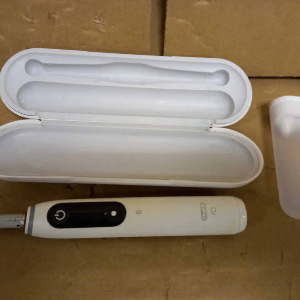 ORAL-B IO ELECTRIC TOOTHBRUSH