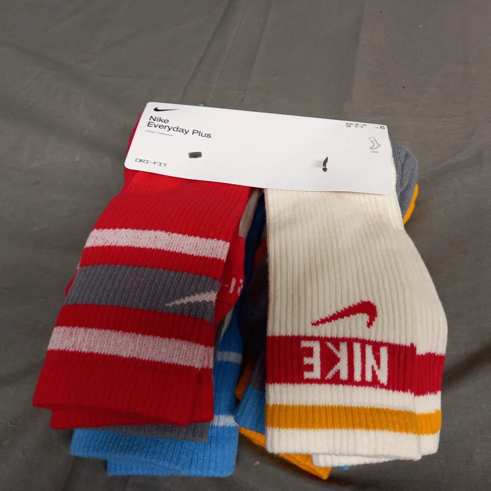 NIKE EVERYDAY PLUS CREW DRI FIT SOCKS - SET OF 6 - UK 5-8