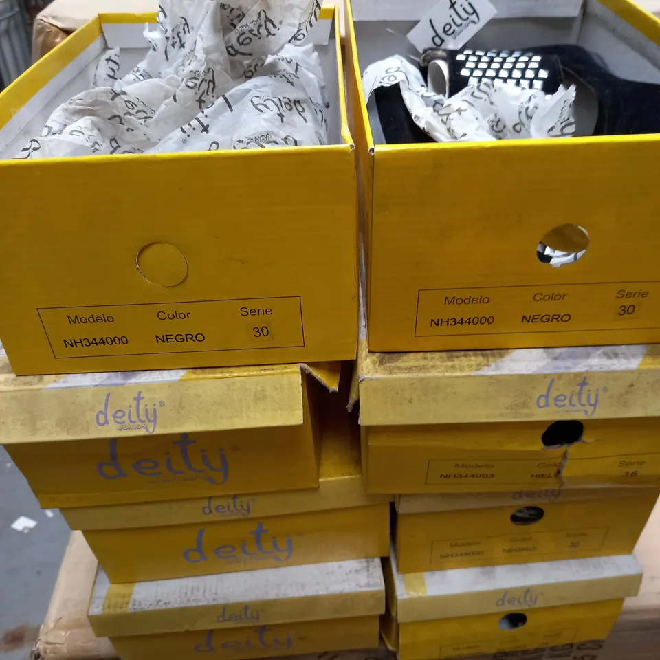 LOT OF 10 BOXED PAIRS OF DEITY SHOES IN VARIOUS SIZES