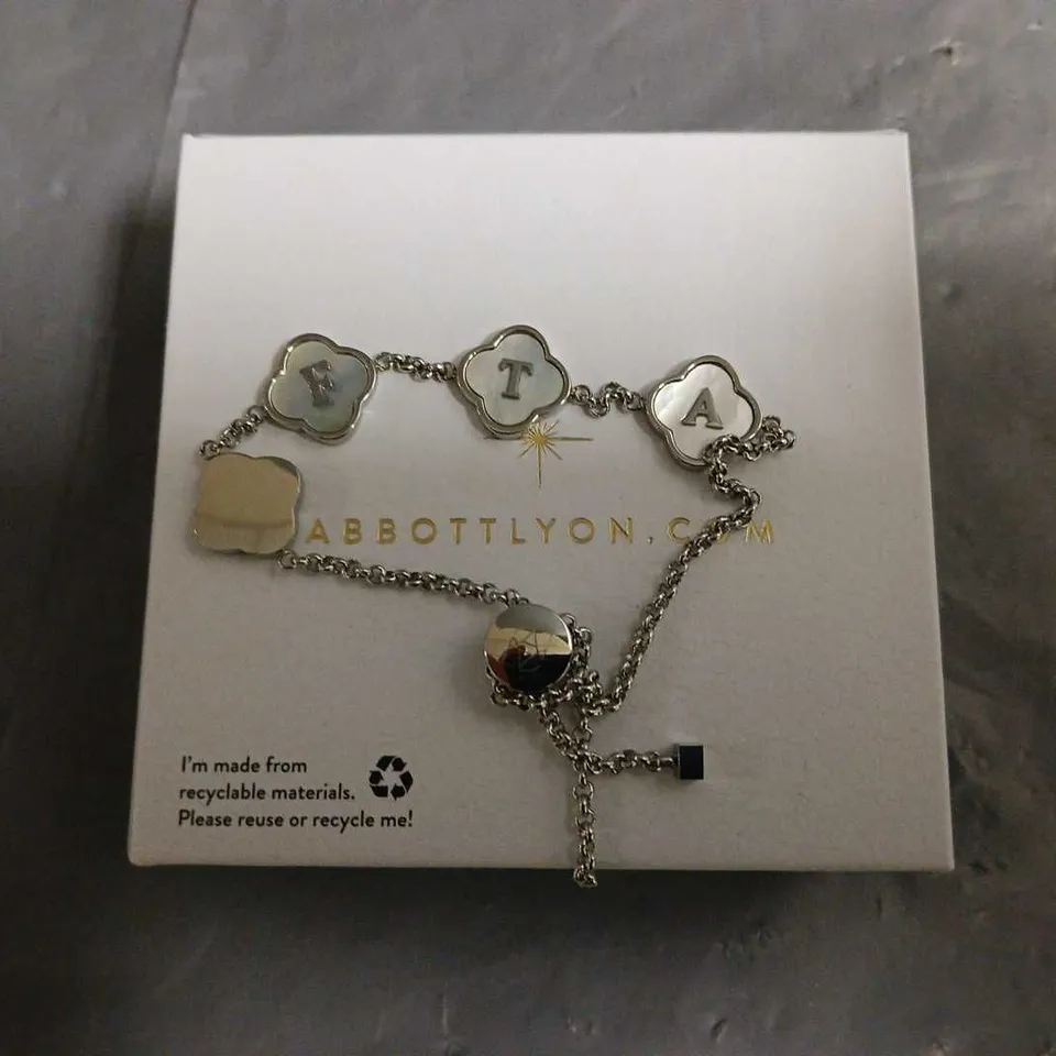 BOXED ABBOTTLYON BANGLE BOX WITH BRACELET - FTA 