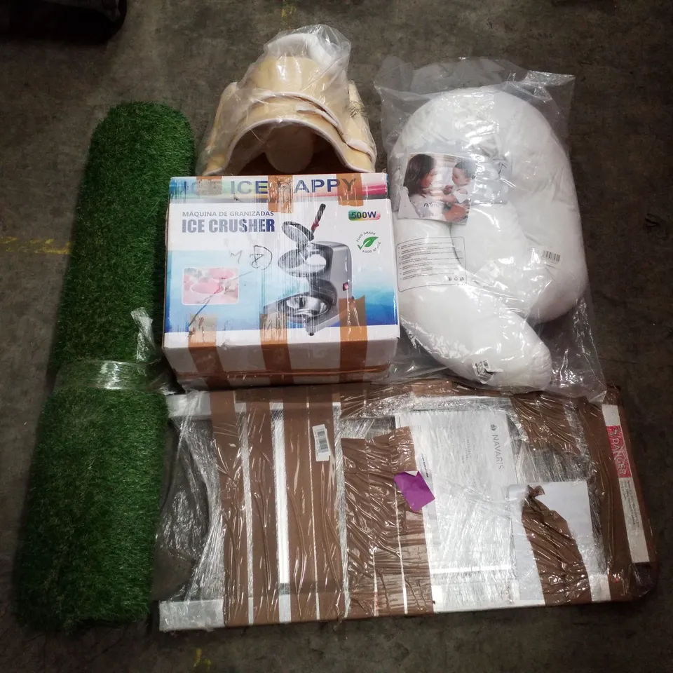 PALLET CONTAINING ASSORTED PRODUCTS INCLUDING ICE CRUSHER, 2 STEP STOOL, POTTY CHAIR & ROLL OF ASTROTURF 