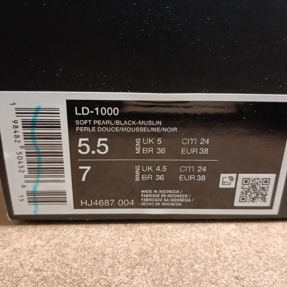 PAIR OF NIKE LD-1000 SNEAKERS – UK SIZE 5