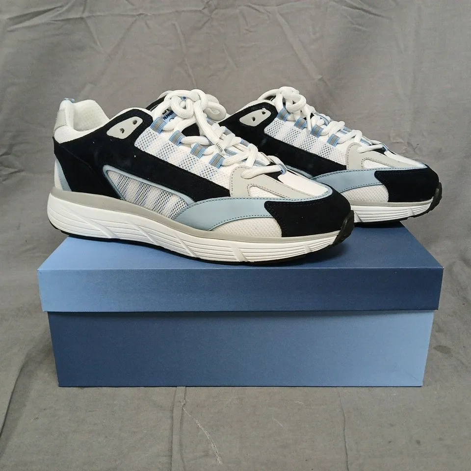 BOXED PAIR OF CLEENS HYPER RUNNER TRAINERS IN PACIFIC SIZE UK 12.5