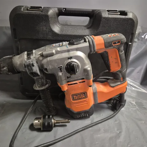 BLACK & DECKER 1250W BEHS03 HAMMER DRILL IN CASE