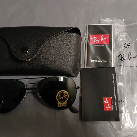 BOXED PAIR OF RAY BAN GLASSES WITH G-15 LENS IN CASE