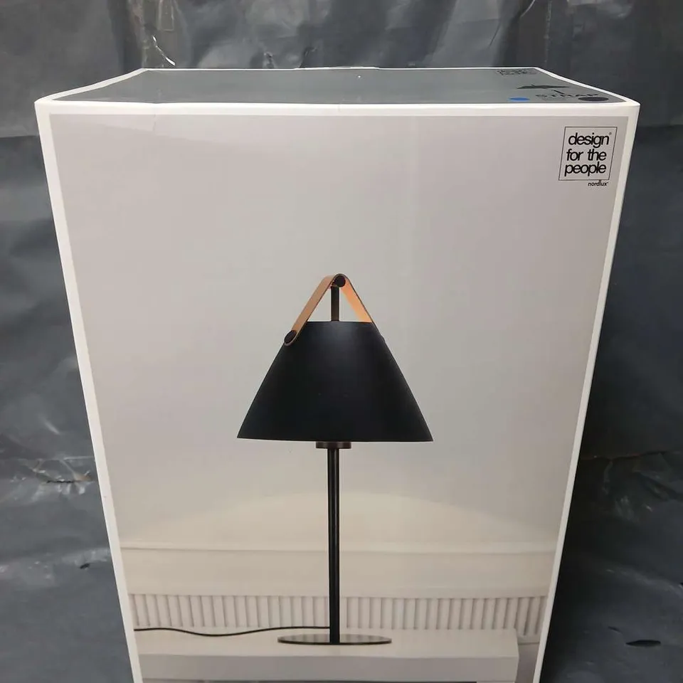 BOXED STRAP TABLE LAMP BLACK