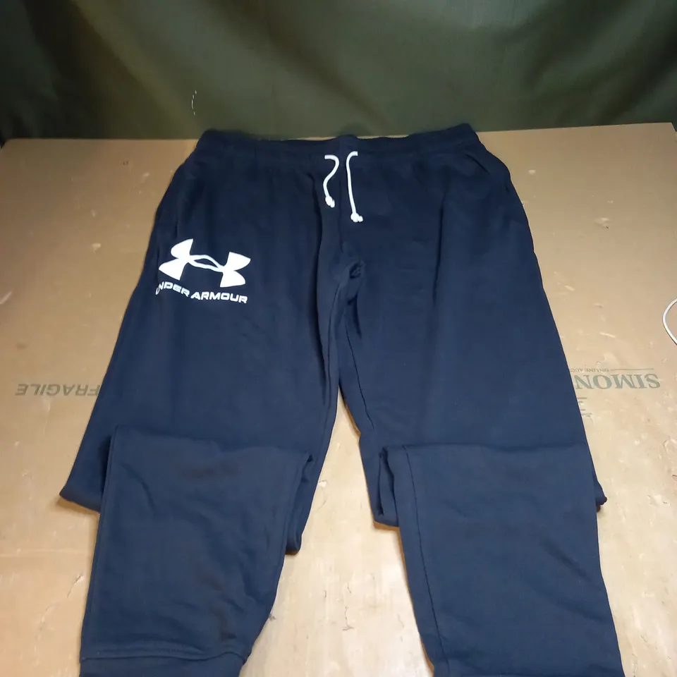 BLACK UNDER ARMOUR JOGGERS SIZE XL 